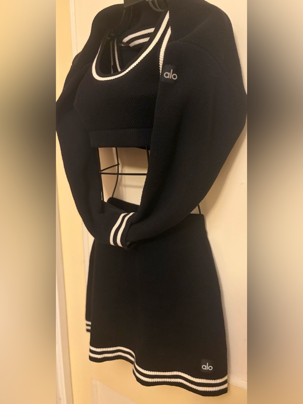 ALO Yoga Tennis club knit black and white set (top, skirt, pullover sweater ) - Picture 15 of 16